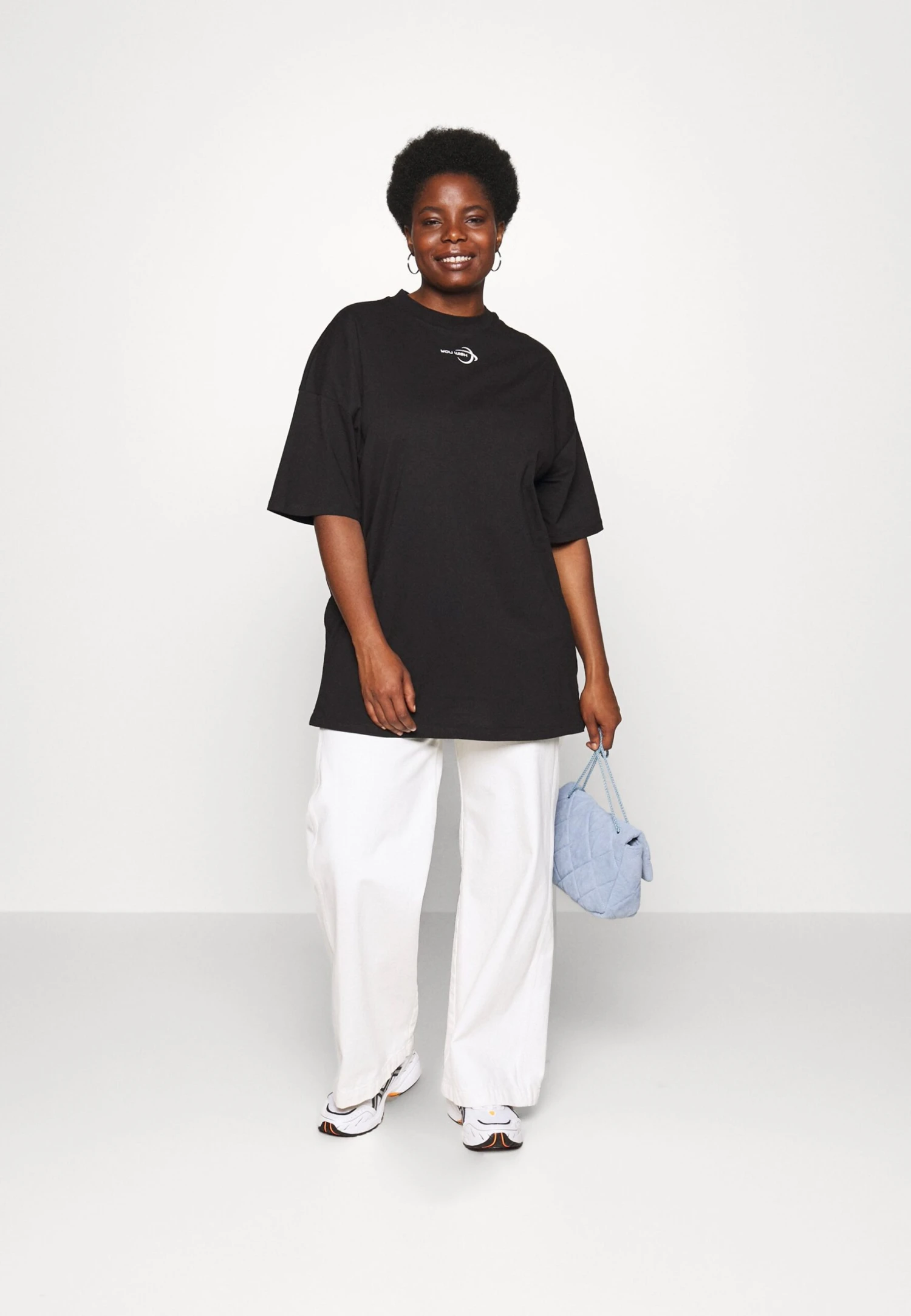 T-Shirt Con StampaBlack Donna T-shirt E Top EVB21D06D-Q11 2 T-Shirt Con StampaBlack Donna T-shirt E Top EVB21D06D-Q11 - immagine 2