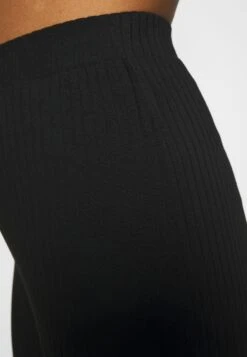 Even&Odd PantaloniBlack Donna Pantaloni EV421A092-Q11 -Fashion 093621ac771e4478bb773438324e703f