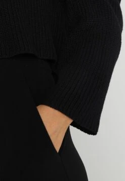 Even&Odd Cropped JumperMaglioneBlack Donna Maglieria EV421I09V-Q11 11 Even&Odd Cropped JumperMaglioneBlack Donna Maglieria EV421I09V-Q11 -Fashion 10716b29e3fd4dcd813ae28c5b6486e3