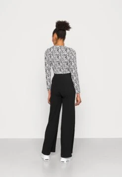 Even&Odd Pantaloni SportiviBlack Donna Pantaloni EV421A0BA-Q11 -Fashion 13e3af4ac86e4751b7a897152c0b1c3e