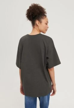 Even&Odd T-Shirt Con StampaAnthracite Donna T-shirt E Top EV421D25K-Q11 -Fashion 17056b4bb93f48e7a2e2c49579a2e456