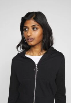 Felpa Con ZipBlack Donna Felpe EVF21J002-Q11 11 Felpa Con ZipBlack Donna Felpe EVF21J002-Q11 -Fashion 2957bb68d77143cc8d96c5a9ec446503