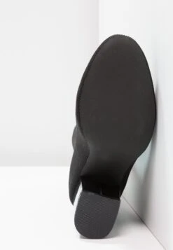 Even&Odd Stivaletti Con TaccoBlack Donna Stivaletti EV411N03E-Q12 -Fashion 2c9bc688446d49d0b78b0fa717c33bf3