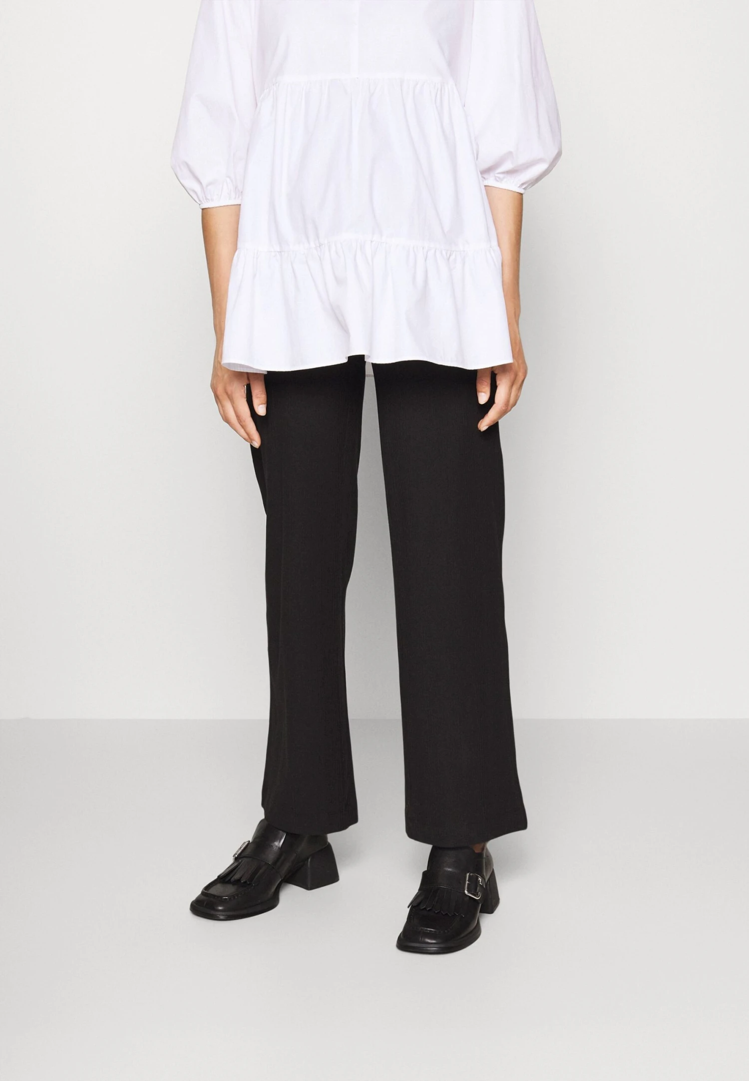 2 PackPantaloni802Black_502Blue Donna Pantaloni EVO29B00R-Q11 2 2 PackPantaloni802Black_502Blue Donna Pantaloni EVO29B00R-Q11 - immagine 2