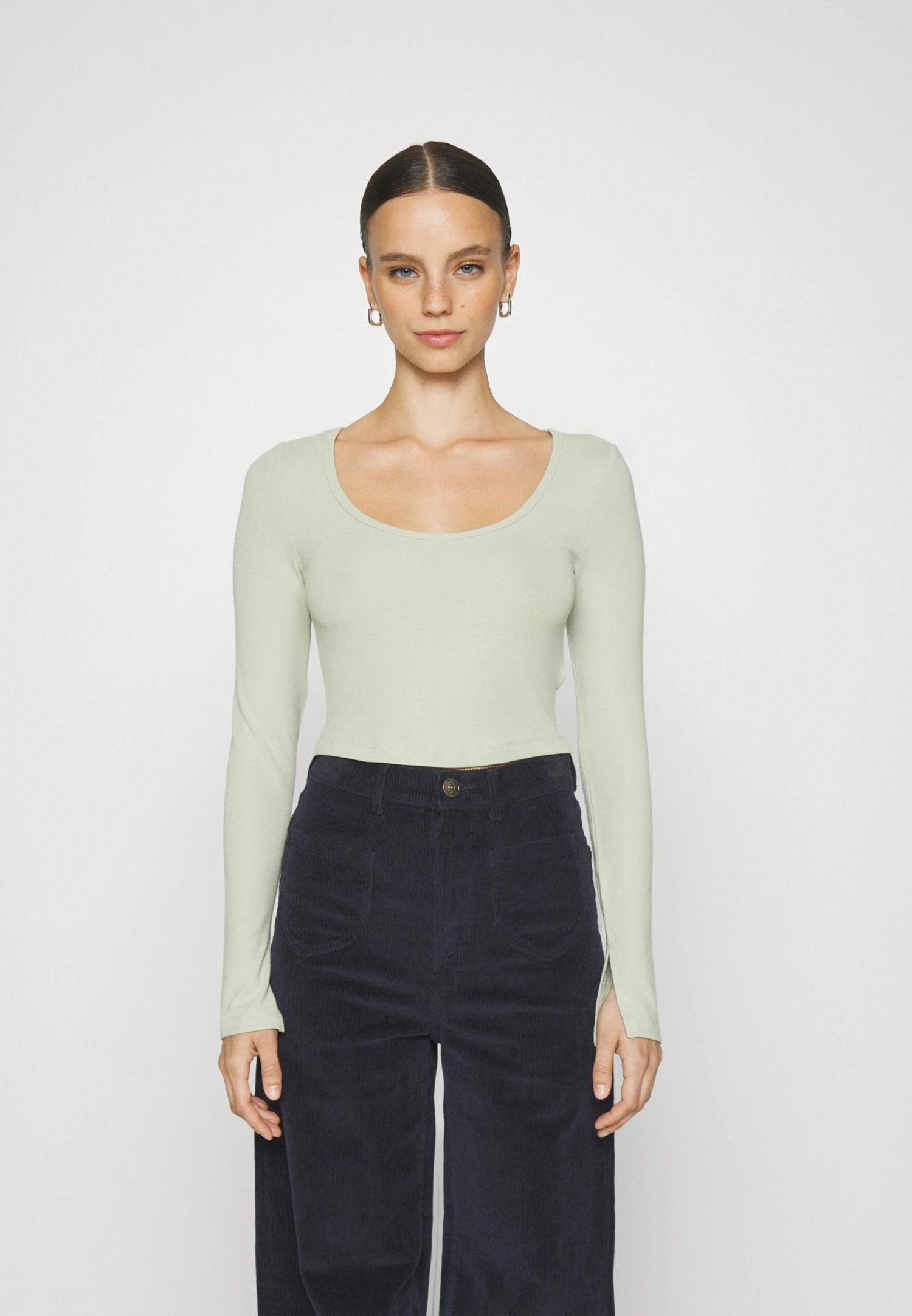 2 PackMaglietta A Manica Lunga001White_601Light Green Donna T-shirt E Top EVF21D04X-A11 3 2 PackMaglietta A Manica Lunga001White_601Light Green Donna T-shirt E Top EVF21D04X-A11 - immagine 3