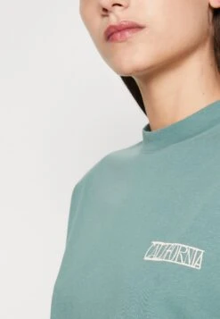 Even&Odd T-Shirt Con StampaGreen Donna T-shirt E Top EV421D252-M11 -Fashion 3f1f3c82b7734efab9bf599cd8c2841b