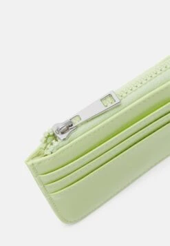 Even&Odd PortafoglioGreen Donna Portafogli E Portachiavi EV451F04A-M11 -Fashion 45c0cdbc7cf44c778ddb1ee8b0718c4d