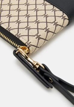 Even&Odd PortafoglioBlack Donna Portafogli E Portachiavi EV451F04H-Q11 -Fashion 49fd37297a504945b6f237e2e91d46ca