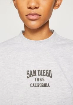 Even&Odd T-Shirt Con StampaMottled Light Grey Donna T-shirt E Top EV421D256-C11 -Fashion 4d7c8ff0c9d9430185ad265f8129e634