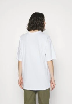 T-Shirt Con StampaWhite Donna T-shirt E Top EVO29G01E-A11 7 T-Shirt Con StampaWhite Donna T-shirt E Top EVO29G01E-A11 -Fashion 505ddf8c9cfd48ea87c429bd6035f59a