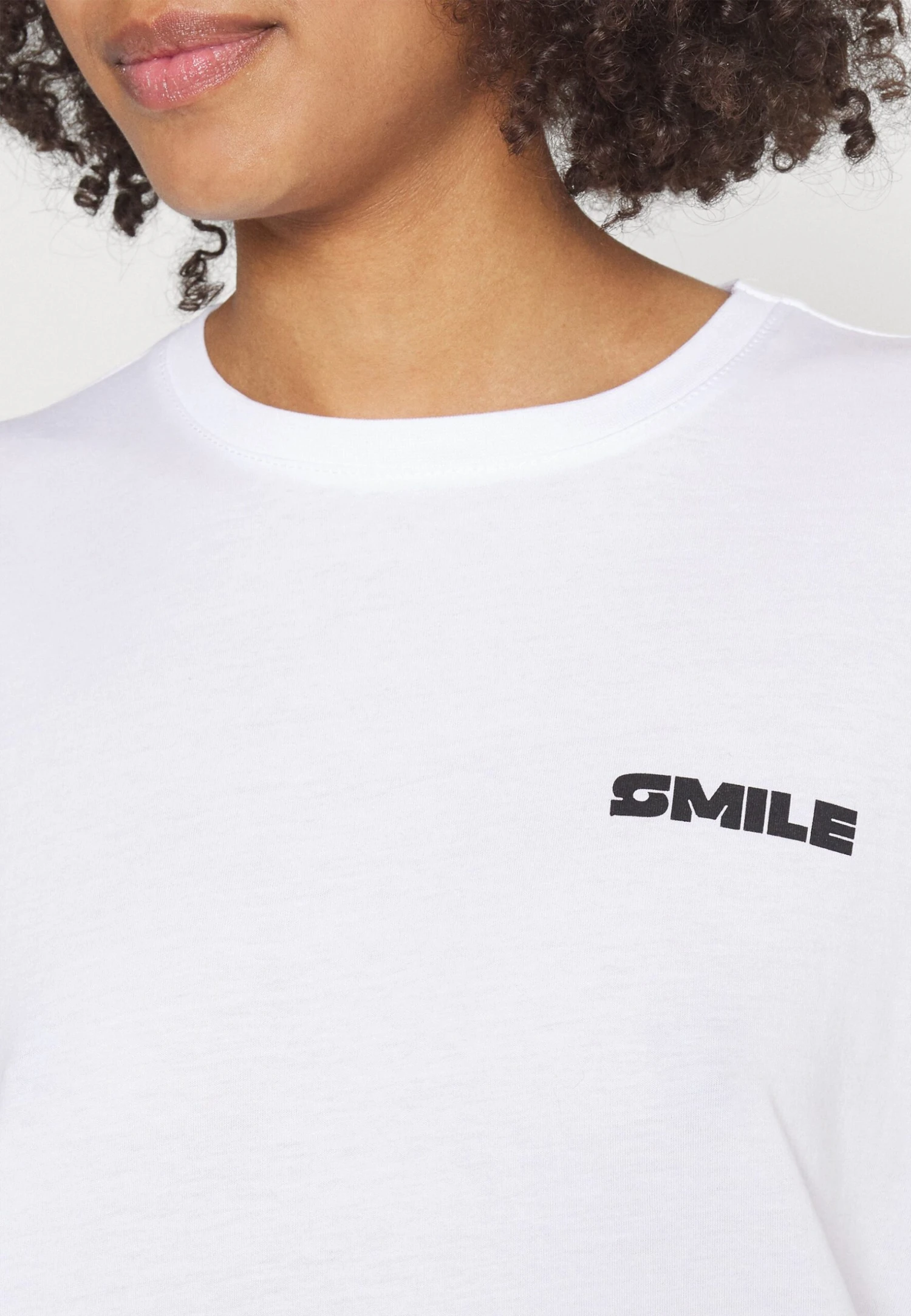 Even&Odd Cut SmileT-Shirt Con StampaWhite Donna T-shirt E Top EV421D257-A11 5 Even&Odd Cut SmileT-Shirt Con StampaWhite Donna T-shirt E Top EV421D257-A11 - immagine 5