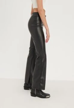 Even&Odd PantaloniBlack Donna Pantaloni EV421A0DL-Q11 -Fashion 53bde9a84ff74073bf54e5d8a92b09cf