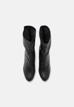 Even&Odd Stivaletti Con TaccoBlack Donna Stivaletti EV411N03E-Q14 -Fashion 5a468875985640d6b0b1139cc7b9cb81