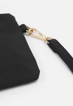 Even&Odd PortafoglioBlack Donna Portafogli E Portachiavi EV451F04J-Q11 -Fashion 5b43880c236440fe9d87fd6582c0e658