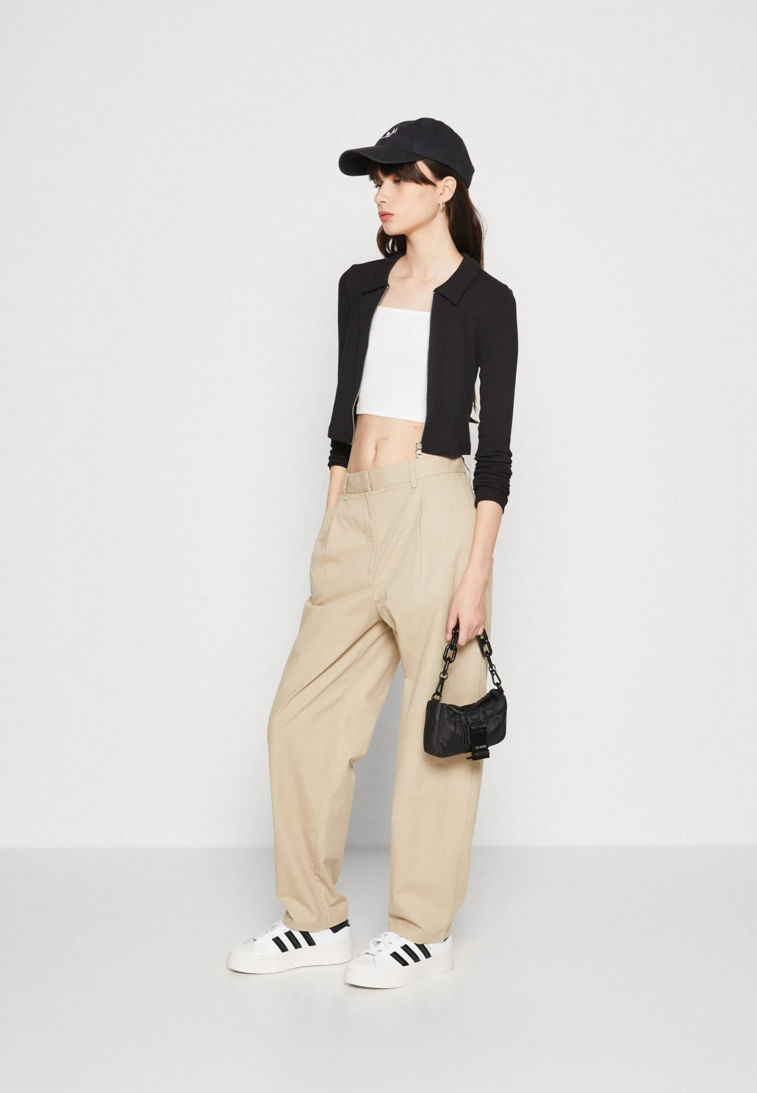 Even&Odd Maglietta A Manica LungaBlack Donna T-shirt E Top EV421D24Z-Q11 2 Even&Odd Maglietta A Manica LungaBlack Donna T-shirt E Top EV421D24Z-Q11 - immagine 2