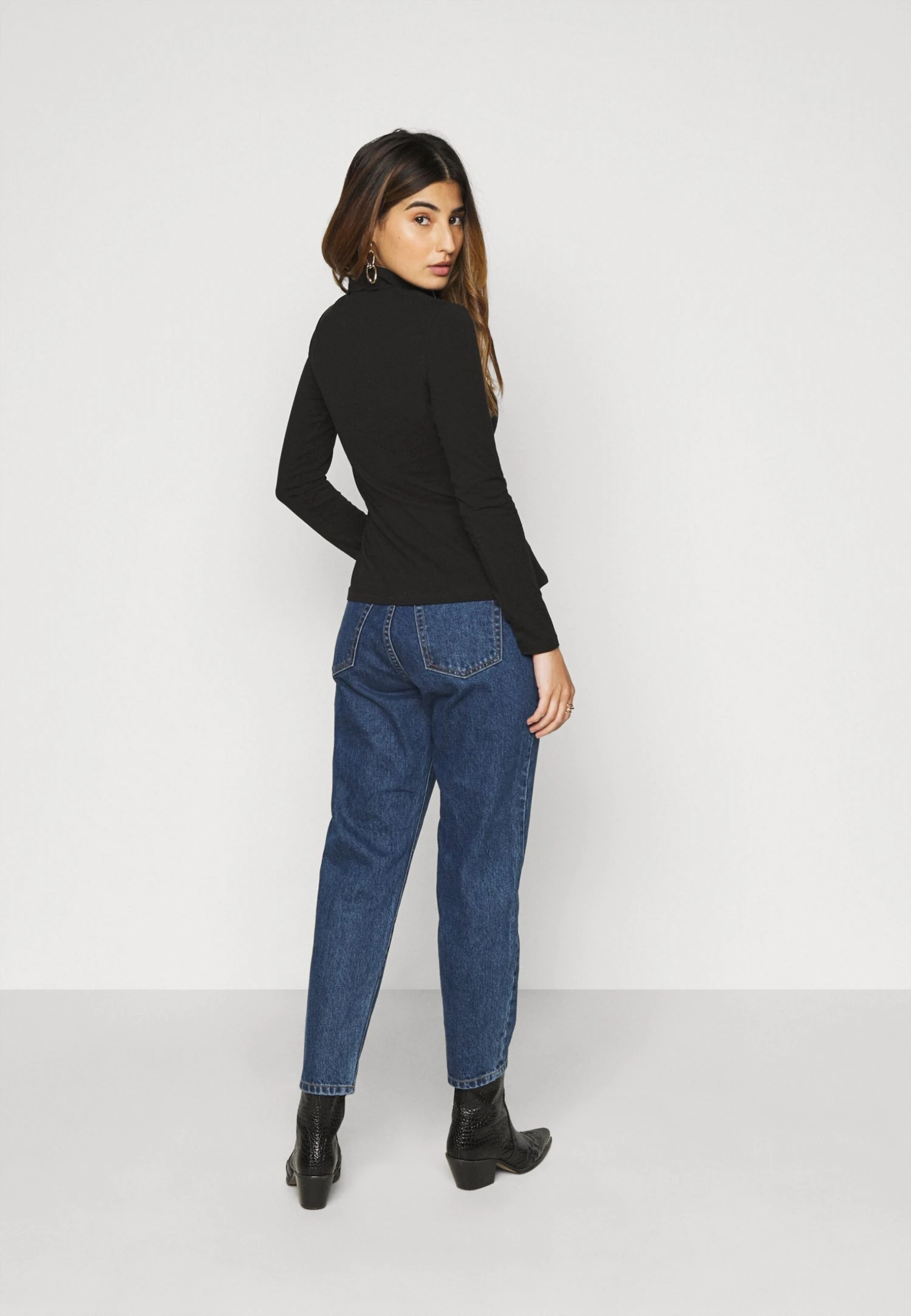 2 PackMaglietta A Manica LungaBlack Donna T-shirt E Top EVF21D02F-Q11 4 2 PackMaglietta A Manica LungaBlack Donna T-shirt E Top EVF21D02F-Q11 - immagine 4