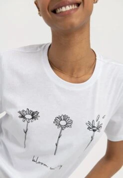 Even&Odd T-Shirt Con StampaWhite Donna T-shirt E Top EV421D23V-A11 -Fashion 690f895626d2439badac578014967bab