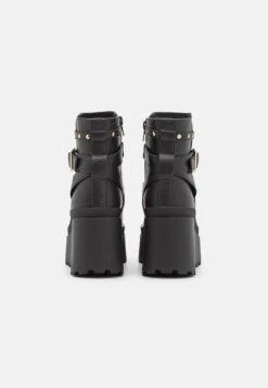 Even&Odd Stivaletti Con PlateauBlack Donna Stivaletti EV411N0J6-Q11 -Fashion 71971bdf23164523872e359087221046