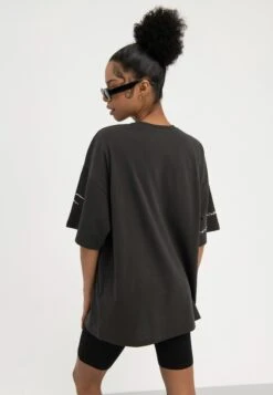 Even&Odd T-Shirt Con StampaAnthracite Donna T-shirt E Top EV421D246-Q11 -Fashion 77f37a8dcf2f408394a4aa81255d5889