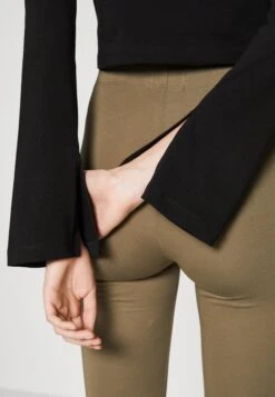 Even&Odd Maglietta A Manica LungaBlack Donna T-shirt E Top EV421D24V-Q11 11 Even&Odd Maglietta A Manica LungaBlack Donna T-shirt E Top EV421D24V-Q11 -Fashion 79c08d1841b6464f95f29bd76112076e