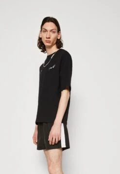 Even&Odd Unisex T-Shirt Con StampaBlack Donna T-shirt E Top EV421000O-Q11 11 Even&Odd Unisex T-Shirt Con StampaBlack Donna T-shirt E Top EV421000O-Q11 -Fashion 941b3ca8da244b689a00d2d425c26c72