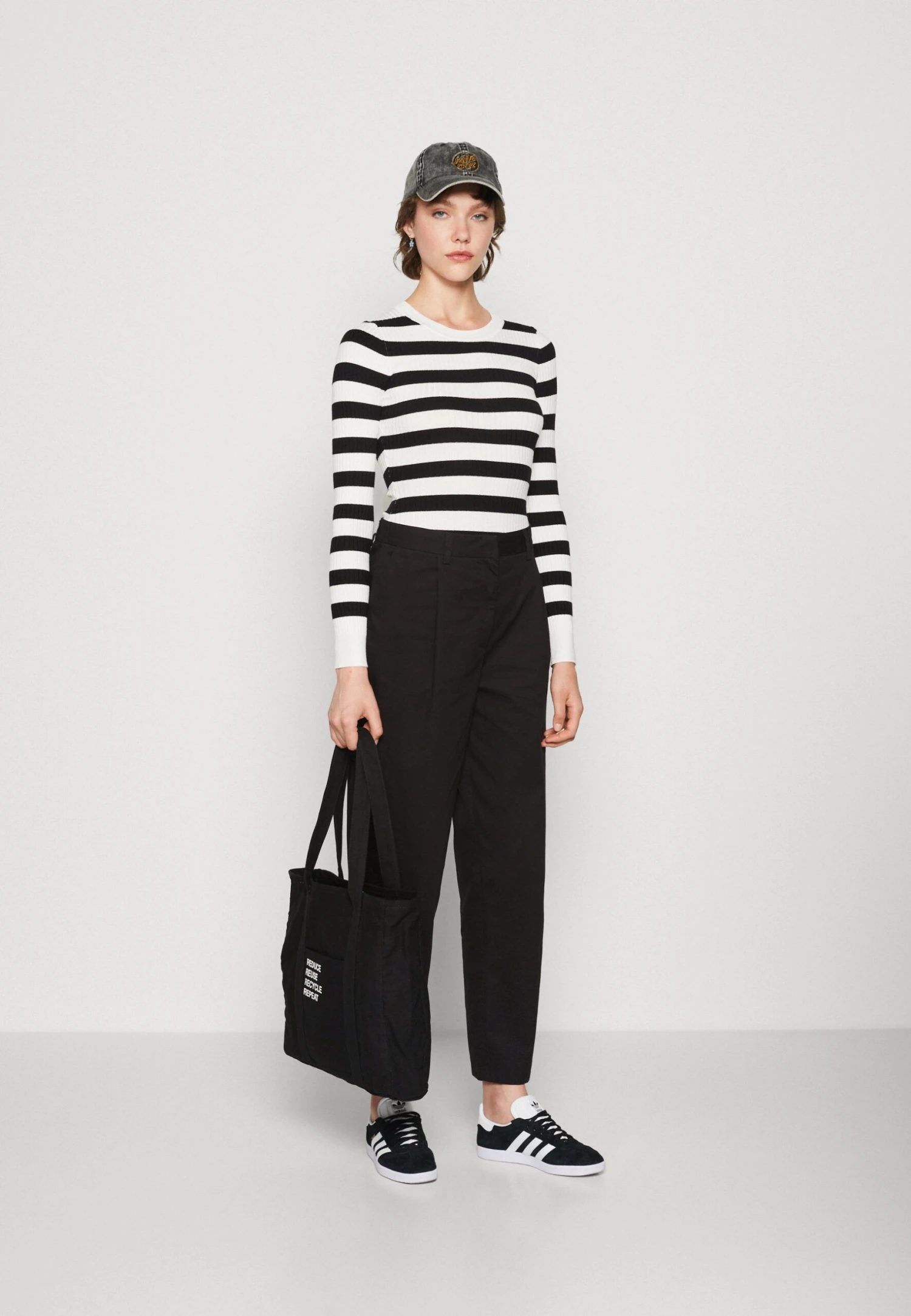 Even&Odd MaglioneBlack/White Donna Maglieria EV421I0AQ-Q12 2 Even&Odd MaglioneBlack/White Donna Maglieria EV421I0AQ-Q12 - immagine 2