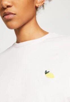 Even&Odd T-Shirt Con StampaLilac Donna T-shirt E Top EV421D259-I11 -Fashion 9da6a3cd4418493899c43f55689512fa