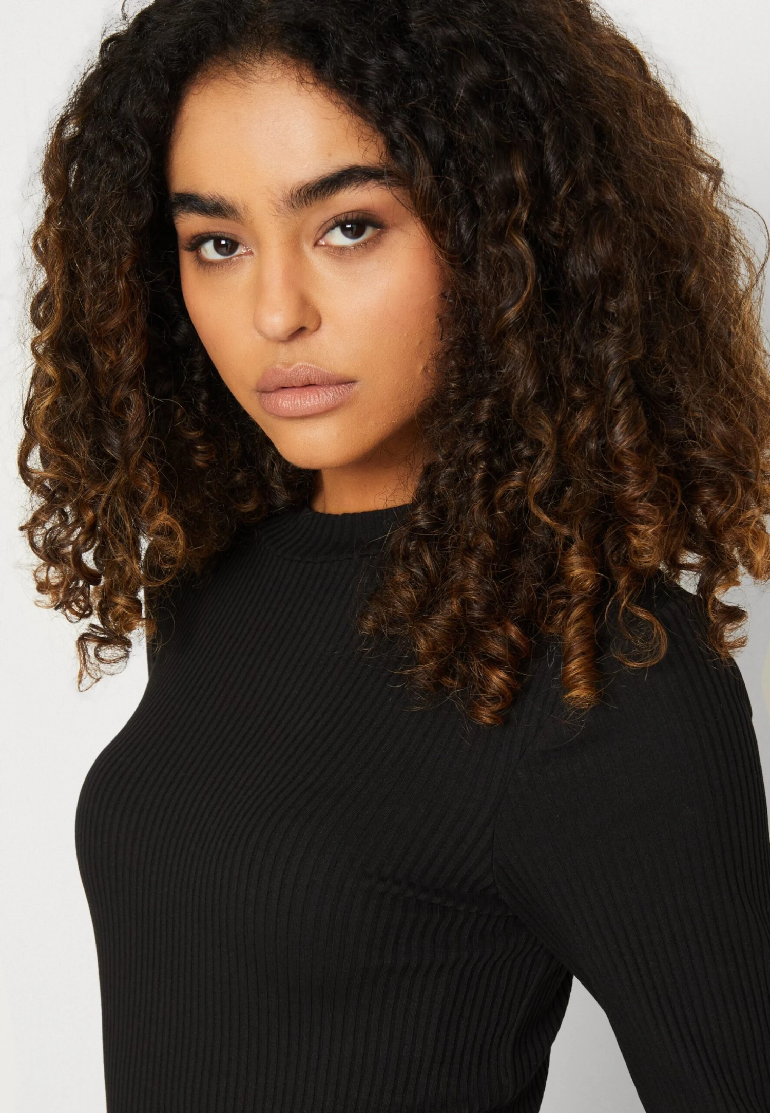 Even&Odd Circ Long Sleeves Midi High Slit Dress - Abito In Maglia - Black 4 Even&Odd Circ Long Sleeves Midi High Slit Dress - Abito In Maglia - Black - immagine 4