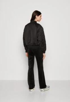 Even&Odd Giubbotto BomberBlack Donna Giacche E Blazer EV421U037-Q11 8 Even&Odd Giubbotto BomberBlack Donna Giacche E Blazer EV421U037-Q11 -Fashion 9f5b8f3b1dba4698973e00195724f0bc