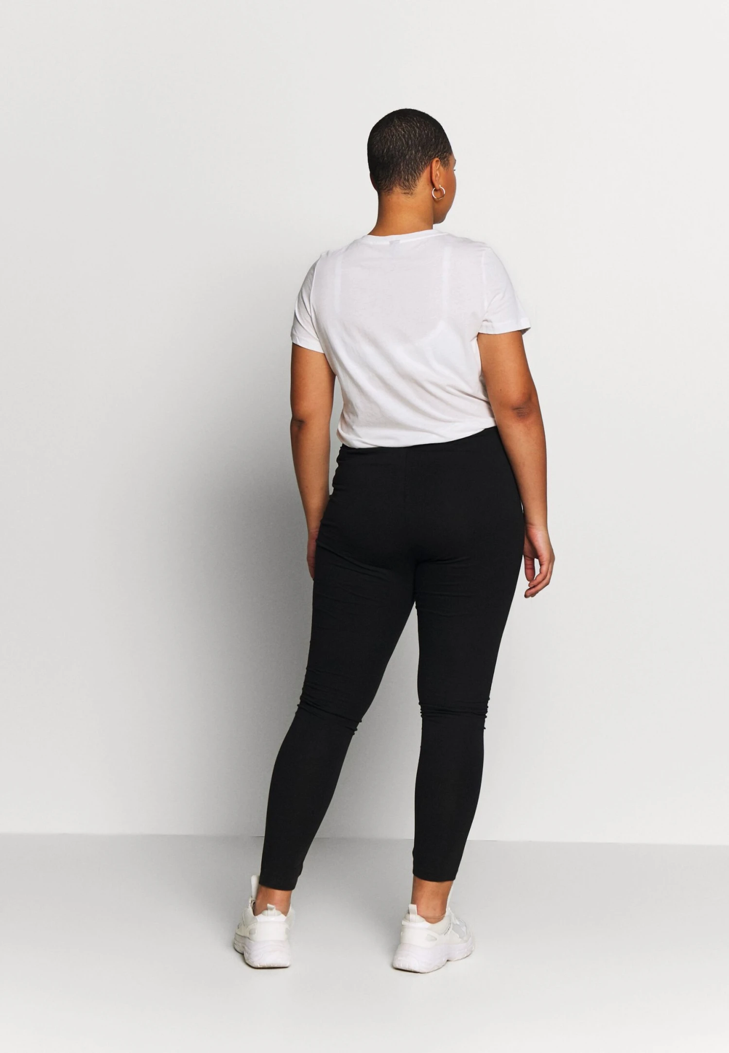 2 PackLeggingsBlack Donna Pantaloni EVB21A00N-Q11 4 2 PackLeggingsBlack Donna Pantaloni EVB21A00N-Q11 - immagine 4