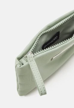 Even&Odd PortafoglioGreen Donna Portafogli E Portachiavi EV451F04J-M11 -Fashion c06795b2ceab4b07a67662e92723b398