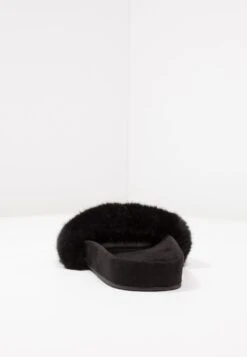 Even&Odd PantofoleBlack Donna Pantofole EV411A0BI-Q11 -Fashion c4cc6a676c354fd6bc1270ab07460085