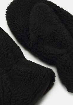 Even&Odd MuffoleBlack Donna Guanti EV451A03W-Q11 5 Even&Odd MuffoleBlack Donna Guanti EV451A03W-Q11 -Fashion cd682600bcf045739a81fa81005c1688