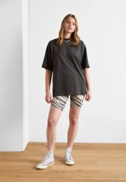 Even&Odd T-Shirt Con StampaAnthracite Donna T-shirt E Top EV421D26H-Q11 -Fashion d332c70a64394dc49ea48c7a9e71ef1e