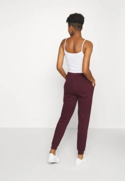 Even&Odd Regular Fit Jogger With Contrast - Pantaloni Sportivi - Dark Red -Fashion dd4279dc2d574a04941ec662baa4c307