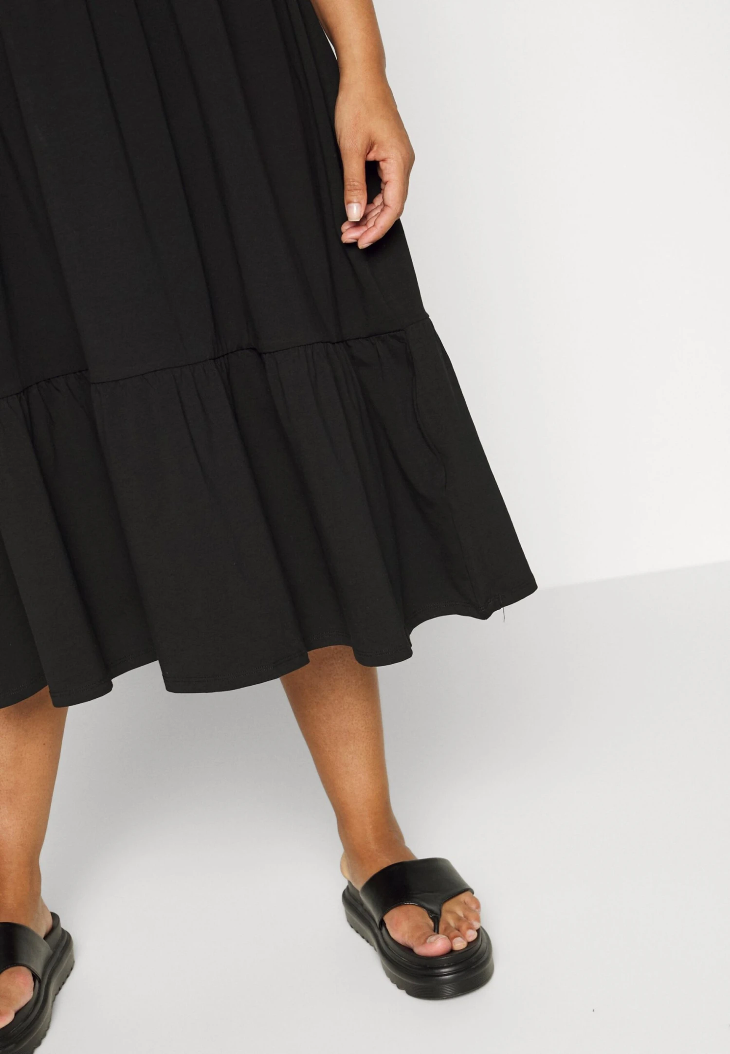 Vestito Di MaglinaBlack Donna Vestiti EVB21C035-Q11 6 Vestito Di MaglinaBlack Donna Vestiti EVB21C035-Q11 - immagine 6