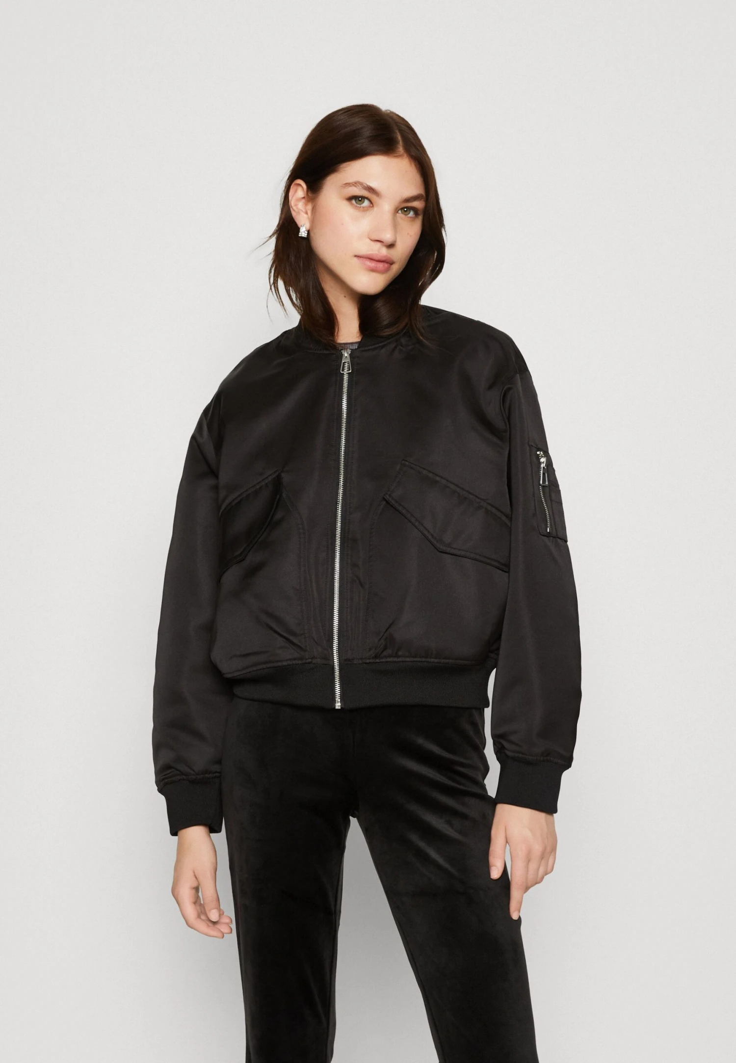 Even&Odd Giubbotto BomberBlack Donna Giacche E Blazer EV421U037-Q11 1 Even&Odd Giubbotto BomberBlack Donna Giacche E Blazer EV421U037-Q11