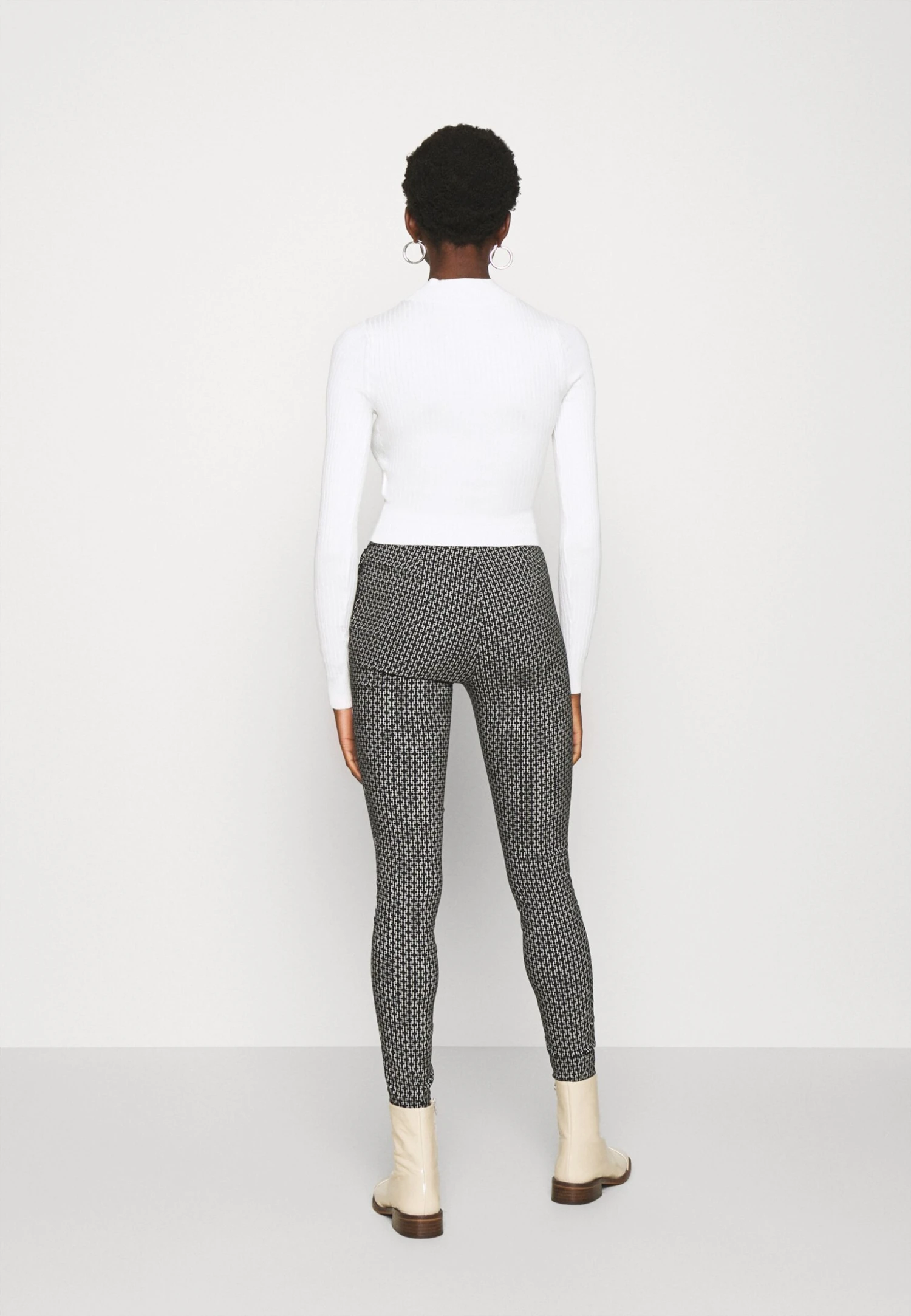 Even&Odd 2 PackMaglioneBlack/White Donna Maglieria EV421I0CL-Q11 4 Even&Odd 2 PackMaglioneBlack/White Donna Maglieria EV421I0CL-Q11 - immagine 4