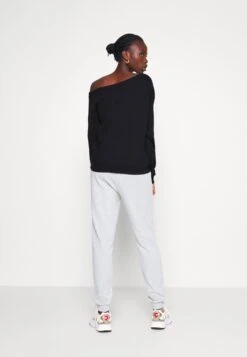 FelpaBlack Donna Felpe EVI21J000-Q11 7 FelpaBlack Donna Felpe EVI21J000-Q11 -Fashion e57e977b1a2a4b4093032bbddd0d6ba1