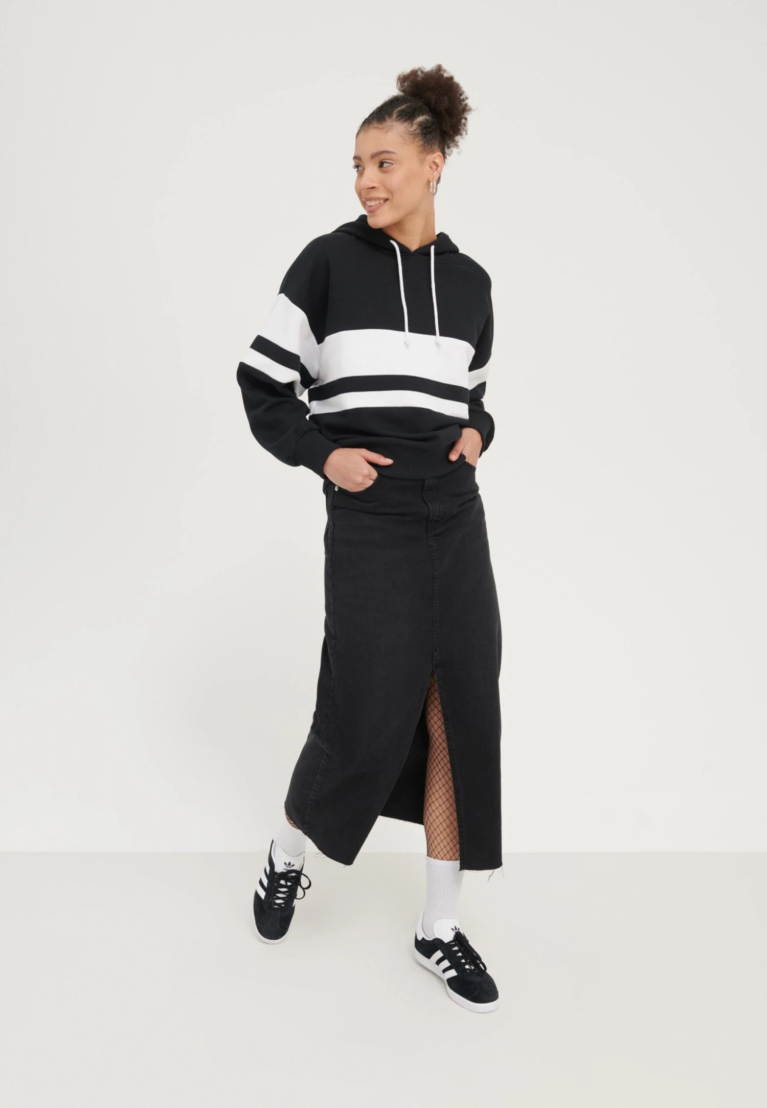 Even&Odd FelpaBlack/White Donna Felpe EV421J0DD-Q11 2 Even&Odd FelpaBlack/White Donna Felpe EV421J0DD-Q11 - immagine 2