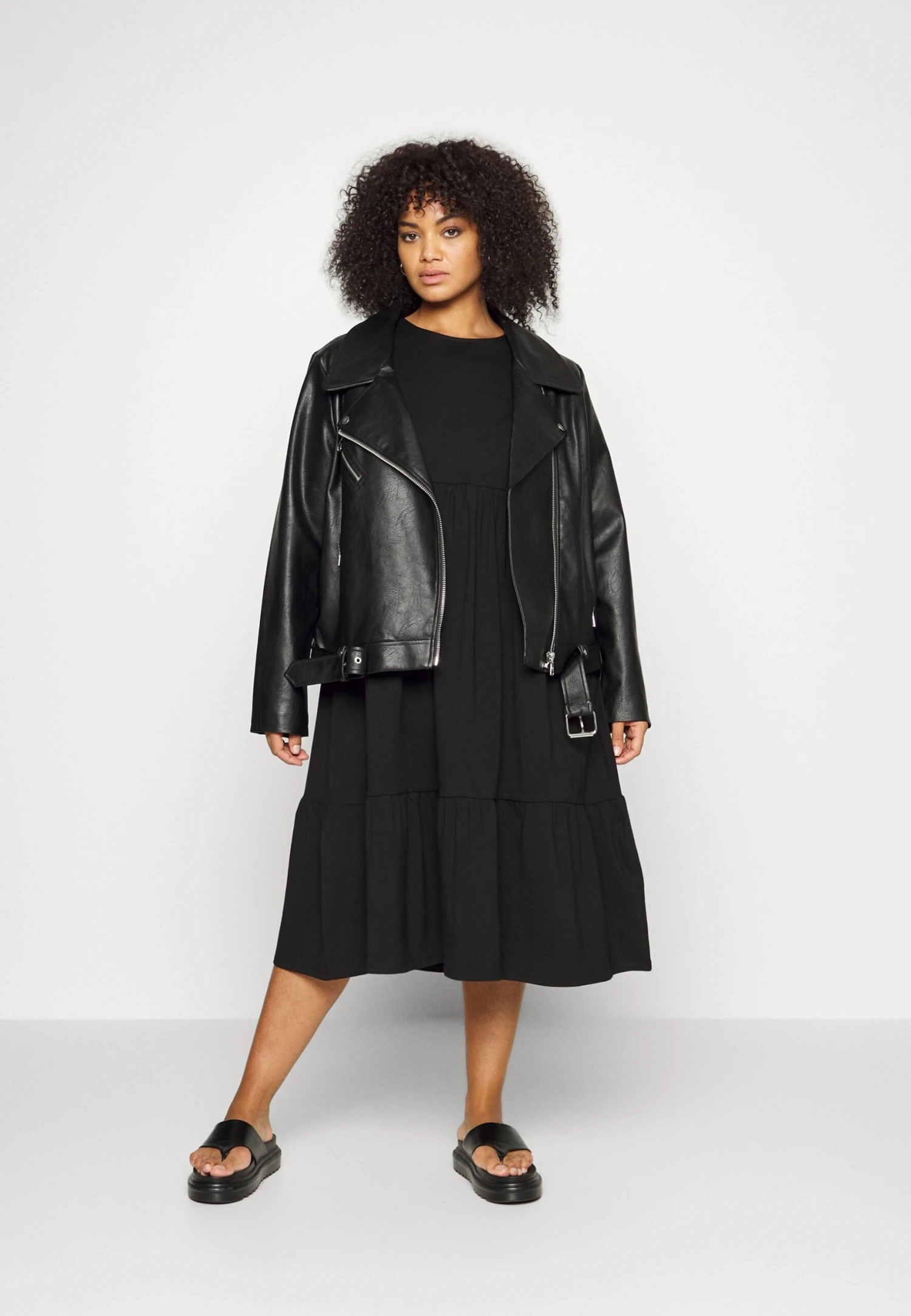 Vestito Di MaglinaBlack Donna Vestiti EVB21C035-Q11 2 Vestito Di MaglinaBlack Donna Vestiti EVB21C035-Q11 - immagine 2