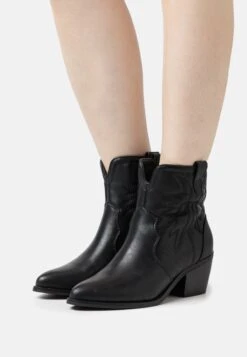 Even&Odd Stivaletti Texani / BikerBlack Donna Stivaletti EV411N0IP-Q11